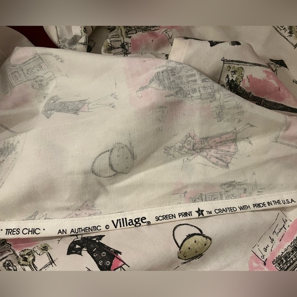 "Emily of Paris " 4 curtain panels - Picture 5 of 11